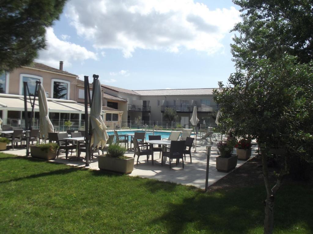 Le Domaine Des Oliviers Hotel Pierrelatte Exterior foto