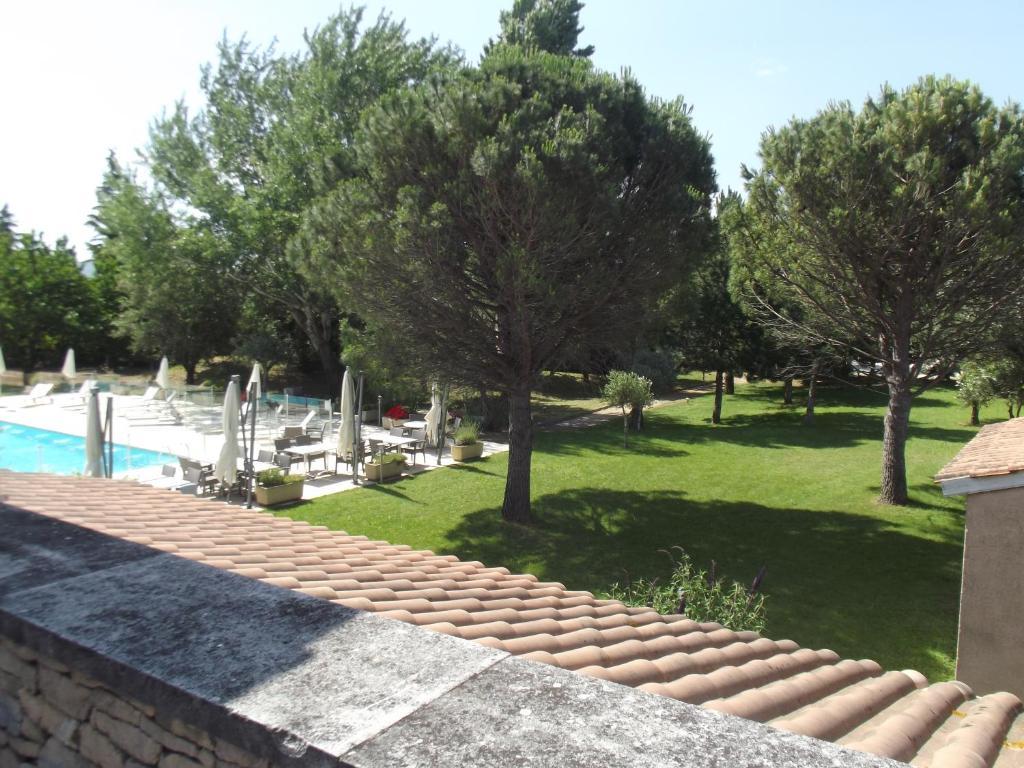 Le Domaine Des Oliviers Hotel Pierrelatte Exterior foto