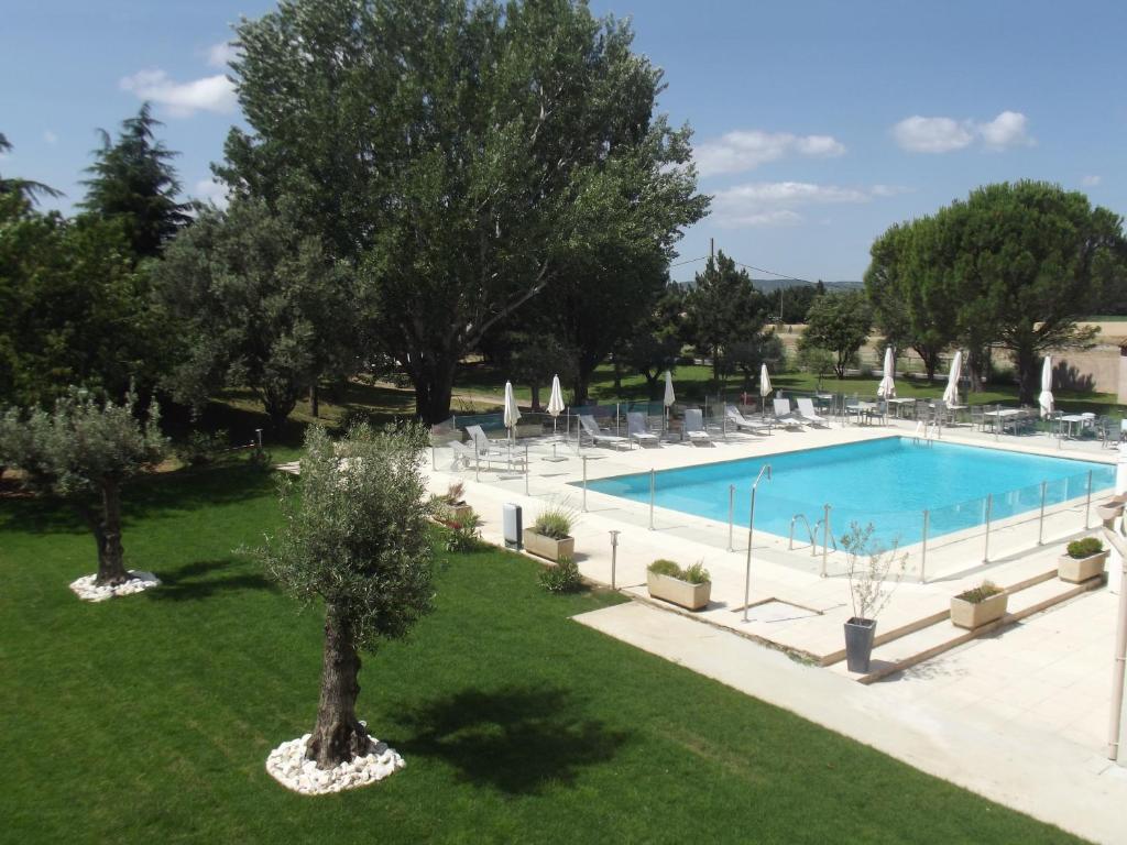 Le Domaine Des Oliviers Hotel Pierrelatte Exterior foto