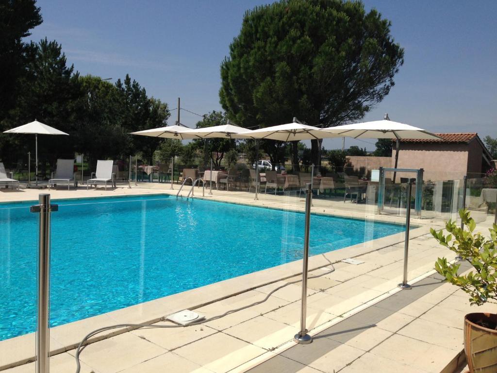 Le Domaine Des Oliviers Hotel Pierrelatte Exterior foto